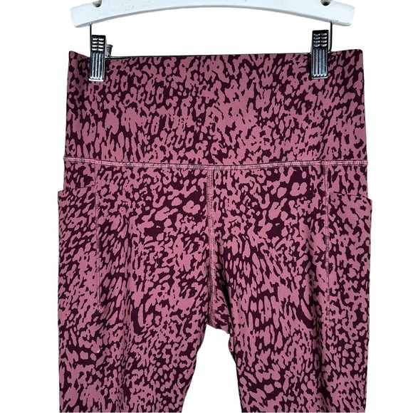 ATHLETA Salutation Stash Pocket II Printed 7/8 Tight in Tawny Rose - Picture 7 of 11